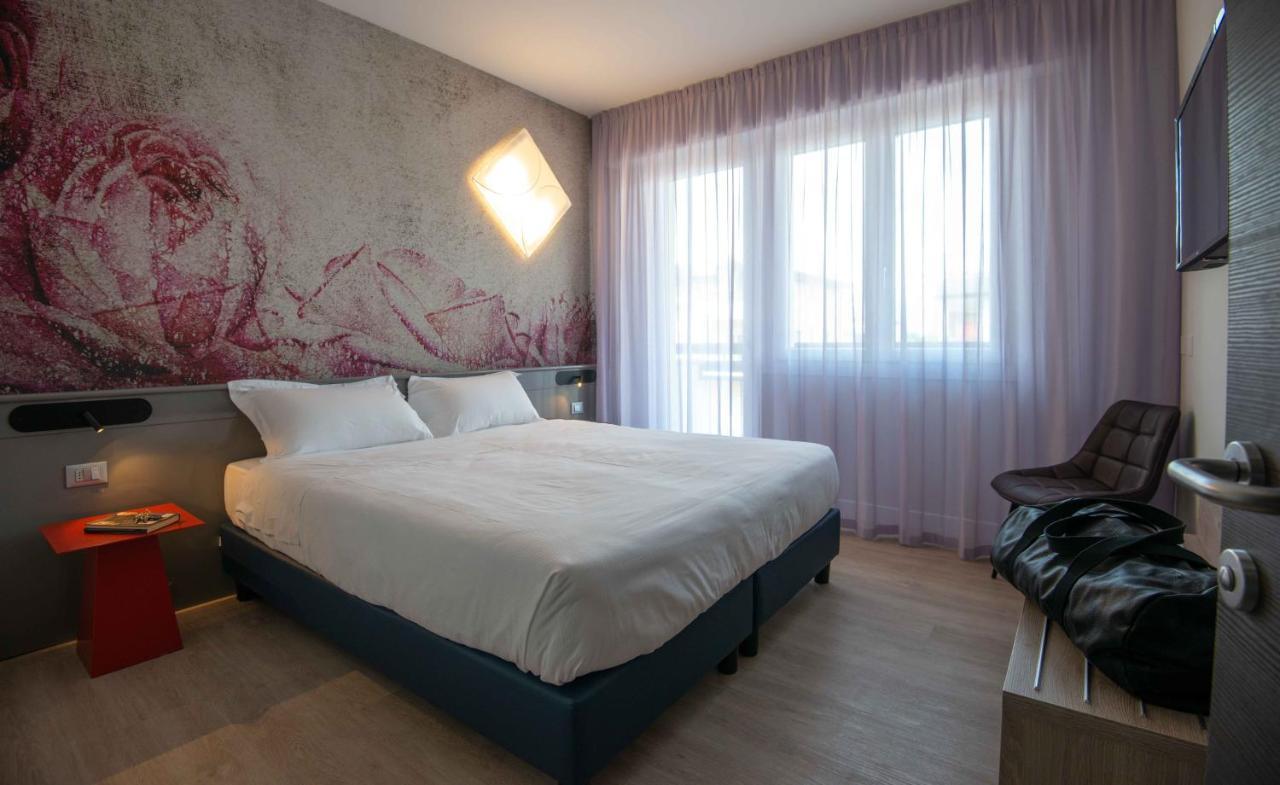 Residence Il Melograno Сирмионе Экстерьер фото